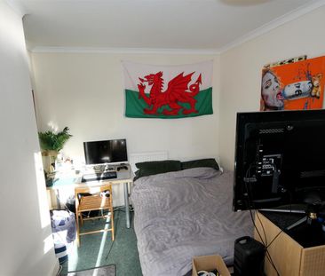 4 bed terraced house to rent in Doone Road, Bristol, BS7 - Photo 5