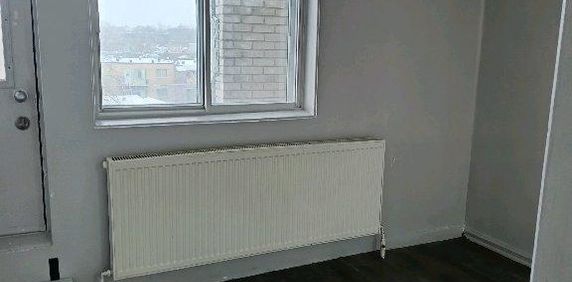 logement à louer 21/2 poêle, frigo inclus. chauffage électricité et eau chaude inclus. Pas d'animaux - Photo 2