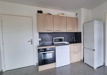 Location Appartement 2 pièces 39m² ST LAURENT DU VAR 06700 - Photo 4