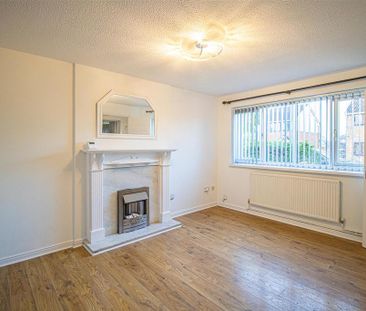 4 bedroom semi-detached house to rent - Photo 6