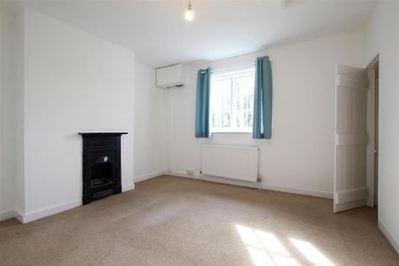 2 bedroom semi-detached house to rent - Photo 4