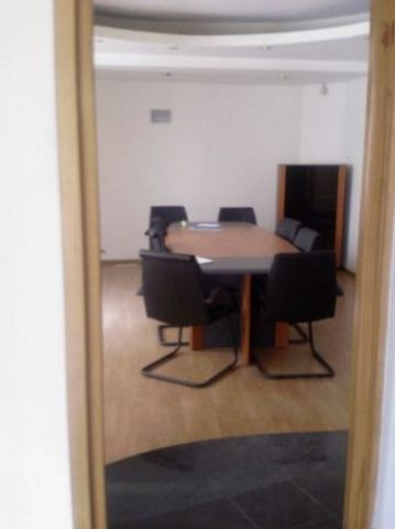 Zona Parcul Carol imobil vila 12 camere - Fotografie 4