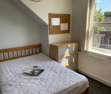 5 bedroom detached house to rent - Photo 4