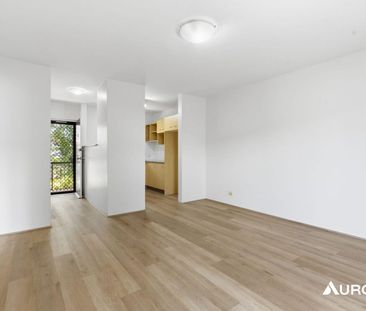 Effortless Living in a Prime Hamilton Location - Photo 4