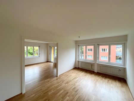 Zentral Wohnen - Charmante 4.0-Zimmerwohnung mit Wohlfühlfaktor - Photo 2