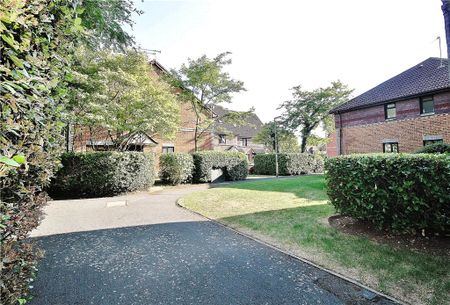 Dorchester Court, Oriental Road, Woking, Surrey, GU22 7DN - Photo 5