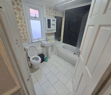 Room in a Shared House, Heigham Road, E6 - Photo 5