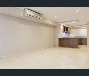 Studio Terrace Close to Everything! - Photo 3