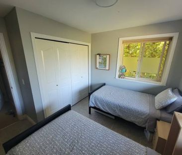 Traveling Nurse OR Trade accommodation - Photo 2