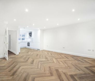 6 Bed Terraced House, Pennington Close, SE27 - Photo 2