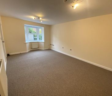 4 bedroom detached house to rent - Photo 2