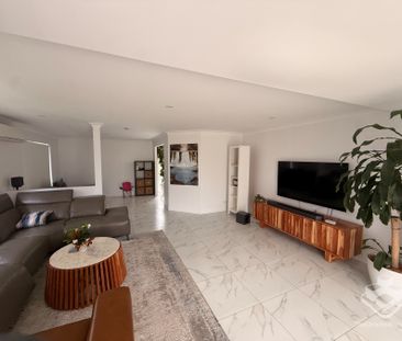 Modern Two-Storey Family Home in Prime Algester Location - Photo 2