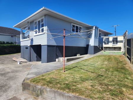 13 Adventure Street, Marfell - Photo 2