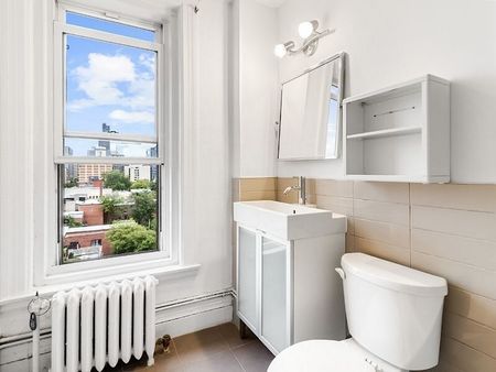 Apartment for rent in the heart of downtown Montreal - Photo 5