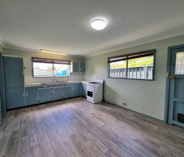 Convenient 2-Bedroom Unit Close to Armidale CBD - Photo 4