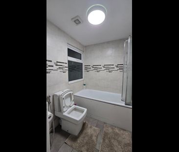 6 Bed Terraced House, Norfolk Road, RG30 - Photo 4