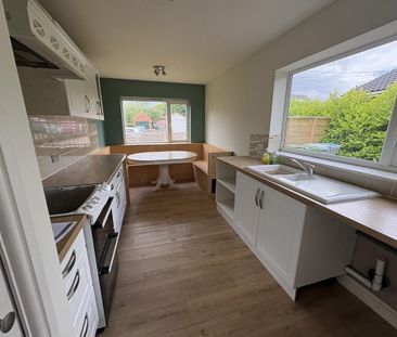 3 bedroom detached bungalow to rent - Photo 5