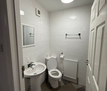 Room 208, SimplyStay Lincoln Road, Skegness, Lincolnshire, PE25 2EA - Photo 5