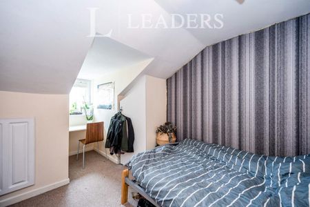 4 bedroom flat to rent - Photo 4