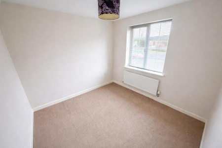 4 bedroom detached house to rent - Photo 5