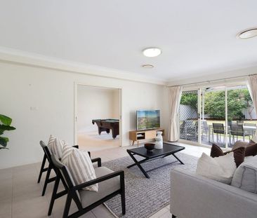 LIGHTFILLED FAMILY HOME - Photo 4