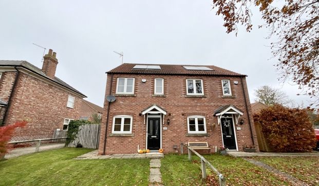 Mill Lane, Wigginton - Photo 1