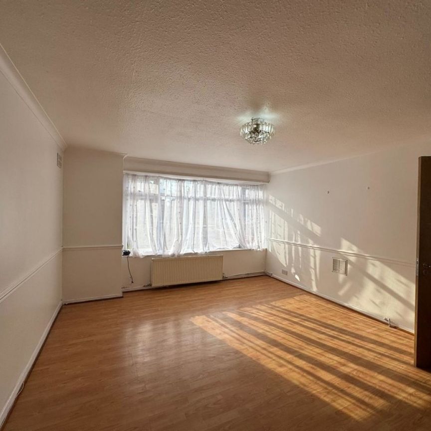 2 bed Ground Floor Flat for Rent - Photo 1