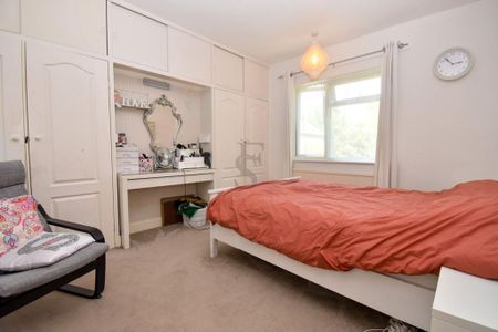 3 bedroom semi-detached house to rent - Photo 4