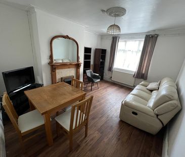 Room in a Shared House, Birchfields Road, M14 - Photo 3