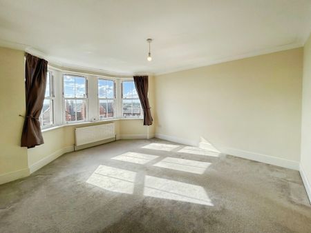 4 bedroom Town House to let - Photo 3