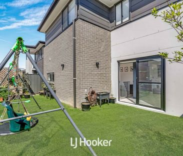 Stunning Family Home - Great Location! - Photo 4