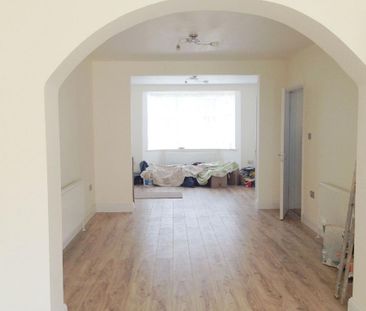 4 bedroom semi-detached house to rent - Photo 1