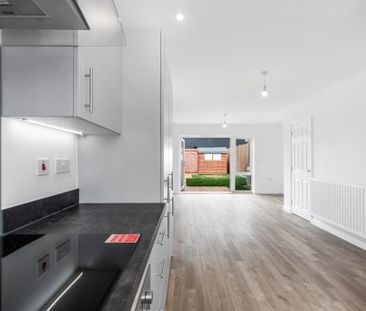 2 bedroom terraced house to rent - Photo 4