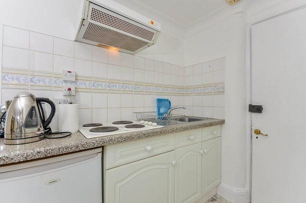 Studio to rent - Photo 1