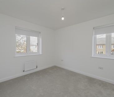 3 bedroom semi-detached house to rent - Photo 5