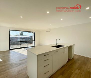 Low-maintenance new build - Photo 2