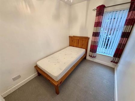 15 Castlereagh Parade, Belfast, BT5 5GT - Photo 4