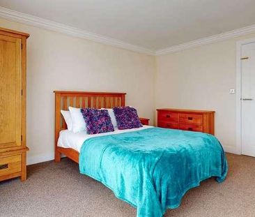 Emily Gardens, Plymouth, PL4 - Photo 2