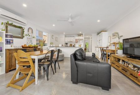 Duplex Semi-Detached - Photo 2