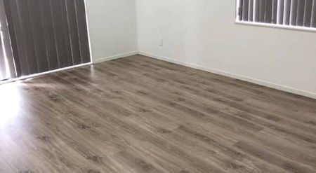 Stylish, Near New Standalone Home for Rent in Mangere East - Photo 5