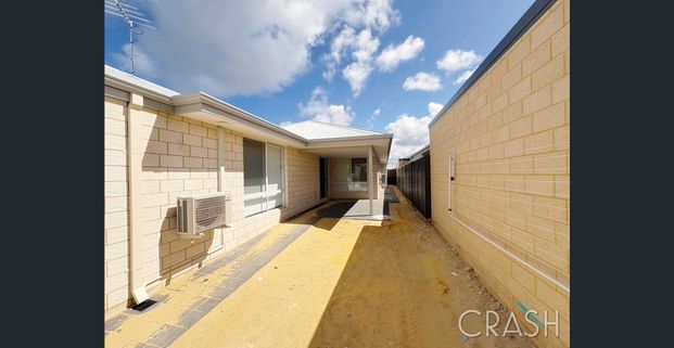 Brand NEW 4x2 House in Eglinton with Alfresco! - Photo 1