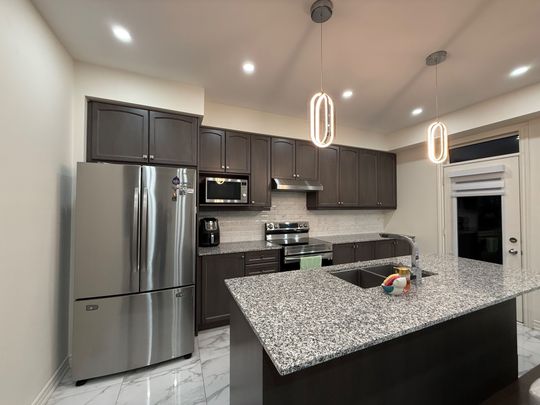 For Lease - 70 FRUITFUL Crescent, Whitby, Ontario - Photo 1