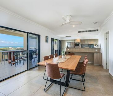 EXECUTIVE THREE-BEDROOM APARTMENT WITH OCEAN VIEWS - Photo 5