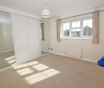 2 bedroom semi-detached house to rent - Photo 4