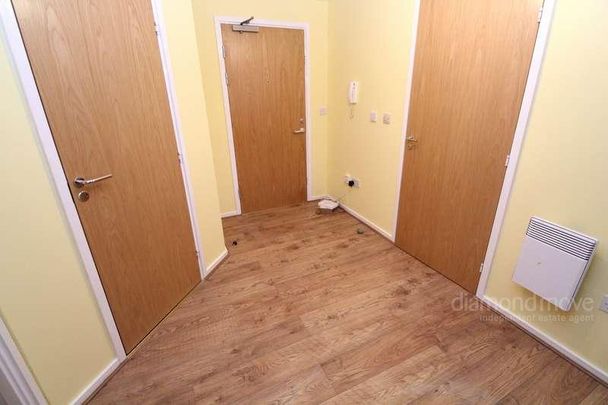 London Road, Isleworth, TW7 - Photo 1