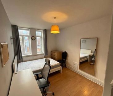 4 bedroom flat share to rent - Photo 2