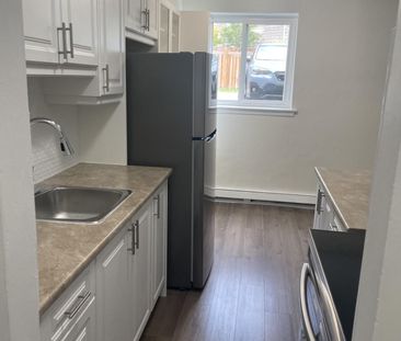 For Lease - 2365 Marine Drive Unit# 102, Oakville, Ontario - Photo 6