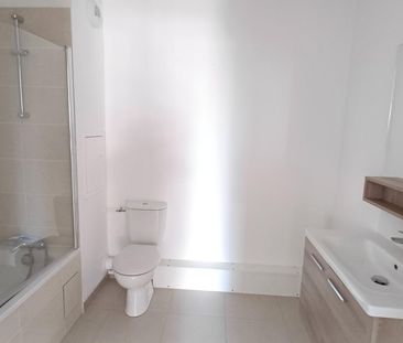 location Appartement T4 DE 72.6m² À BOBIGNY - Photo 3