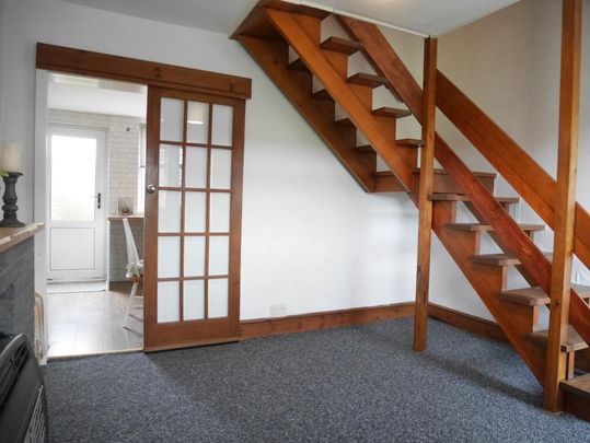 2 bedroom end of terrace house to rent - Photo 1