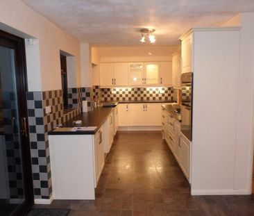 Sentinel Road, West Hunsbury - Photo 3